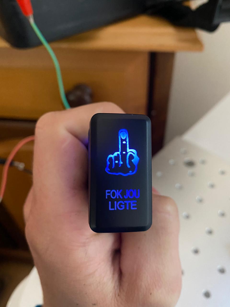 Toyota 40x20mm push switch F Jou ligte